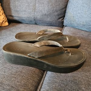 Olukai platform sandles